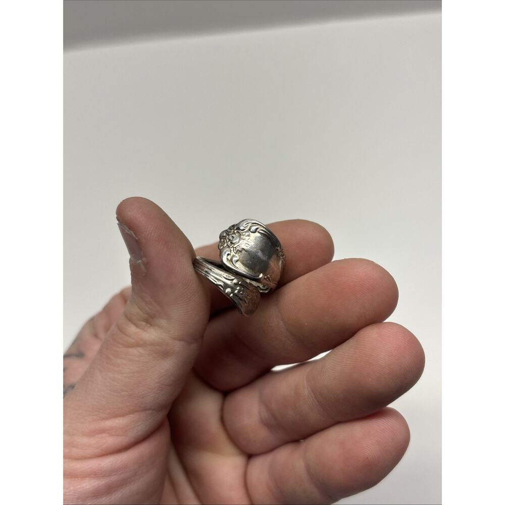 WM ROGERS ONEIDA UTENSIL RING HANDCRAFTED SILVER PLATED SIZE ADJUSTABLE - Picture 2 of 7